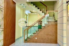 Chủ cần bán nhà gấp 4 tầng hxh shr 65m2 cần bán gấp giảm 400tr giá còn 6.2 tỷ