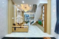 Vào ở ngay bán gấp nhà 4 tầng huỳnh văn bánh, q10, 72m2 4x18m, 9.3 tỷ