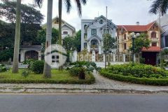 Siêu hiếm bt kđt pháp vân lô góc view đường to, vườn hoa rộng 340m 47 tỷ