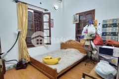 Bán nhà ngõ đường giáp bát, ô tô đỗ cửa, kinh doanh, 51m2, 4 tầng, giá 12 tỷ.