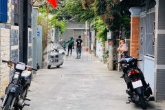 Bán nhà c4 thông suốt đường bacu, cách biển 5p. p.4