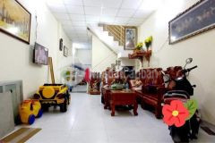 Nhà đẹp mặt tiền, giá hẻm trung tâm quận 3