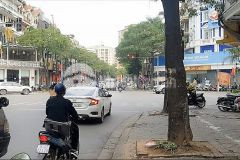 Nhà mặt phố trung hòa, cầu giấy. lô góc, kinh doanh. dt 350m2 150 tỷ