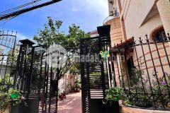 Bán biệt thự sân vườn hồ tây lô góc 2 mặt ngõ 3 thoáng 186m2 mặt tiền khủng 16m ô tô vào nhà chỉ 24.