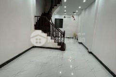 Bùm bùm bùm cực hiếm, nhà đẹp pháo đài láng. diện tích 42m, 5 tầng, mặt tiền 4m, giá chỉ 5,1 tỷ.