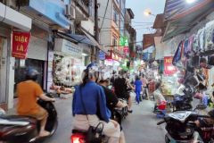 Tôi cần bán nhà phố khương trung, thanh xuân 30m x 5 tầng, 2 tỷ.