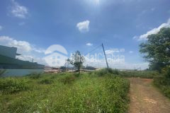 Đất ngay chợ chư á kinh doanh buôn bán mọi ngành nghề.