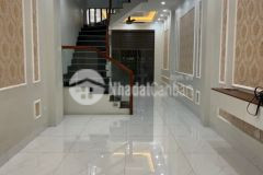 Cần bán nhà nguyễn khang mặt đường kinh doanh ngõ ba gac dt 53m2 giá 4,5