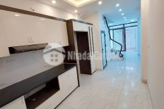 Trung tâm cổ nhuế, bắc từ liêm bán gấp nhà dân xây 41m2, 4 tầng, 3 mặt thoáng, sân riêng, chỉ 3.5t