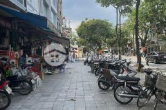 Bán nhà măt phố phùng hưng hoàn kiếm 28 tỷ làm cửa hàng, spa vv