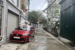 Bán nhanh đất thạch bàn ngõ thông,rộng 3m,mặt tiền rộng 4,2m. morning vào nhà