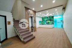 6 tầng thang máy đối diện vinhomes riverside ô tô tránh kinh doanh văn phòng đầu tư tốt