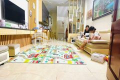 Bán nhà phố đội cấn, ngõ thông, 10m ô tô đỗ, 36m2, 5t, giá chào 3.95 tỷ.