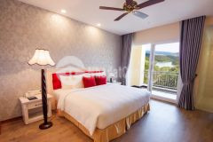 Bán gấp khách sạn 5 lầu 20 phòng khu thùy vân p.2. hướng đn