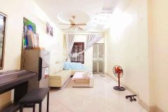 Đường hoàng quốc việt. nhà pl. 40mx4t. mt 3.6m. giá 5.75 tỷ. lh 0978948685