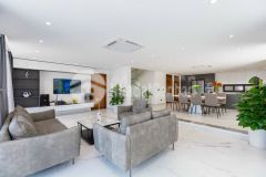 Bán biệt thự mặt tiền khu phương nam. p.8. hướng tb đb