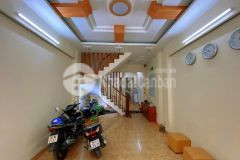 Gia đình cần bán nhà lạc long quân, siêu hiếm, ô tô, 39mx3t, giá nhỉnh 5 tỷ.