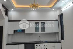 Bán nhà đẹp nguyễn khang, sát phố, diện tích 30m2, xây 5 tầng, mặt tiền 3,7m, giá hơn 5 tỷ.