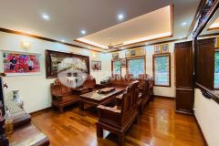 Nhà đẹp phố hoàng ngân, chủ tự xây, ô tô tránh dừng đỗ, kinh doanh được, view công viên