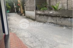 Ban nha 44m 6 tâng ô tô đô công siêu re chi co 3.6 ty tai xuân phương lh 0866125685