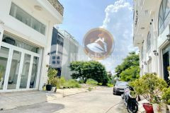 Hàng hiếm bán 3 lô đất liền kề vip đường nhựa 8m hoàng quốc việt, q7.