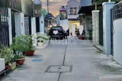 Hạ chào hơn 1 tỷ. nhà hẻm xe tải thông tứ phía, ngang 6,5, gần mt lê trọng tấn, 124m2, 7.2 tỷ