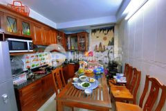 Cần bán nhanh nhà xuân thủy, diện tích 42m2, xây 4 tầng, mặt tiền 3,2m, giá nhỉnh 3 tỷ.