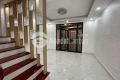 Bán nhà đức giang, long biên, oto 52mx5t mt 3.7m giá 6 tỷ.