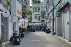 Bán nhà hxh đường nguyễn văn đậu, 60m2, công nhận đủ chỉ 6,4 tỷ, xe hơi vào nhà, lh 0386372900