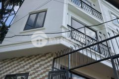 Bán nhà long biên 4 tầng đẹp keng ngay cạnh lô góc 100m ra đường oto tránh giá chỉ 2,75 tỉ