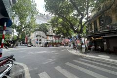 Nhà 2 mặt phố lô góc đối diện công viên hiệu suất 2 tỷnăm.