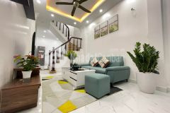 Bán nhà cầu giấy, nhà đẹp ở ngay, ôtô, 41m, 4 tầng, giá 6.5 tỷ.