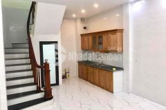 Dưới 2 tỷ nhà 3 tầng, ngõ rộng ô tô đỗ cửa, 29m ra ô tô tránh