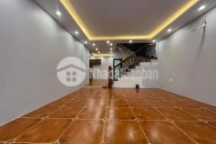 Ngọc thuỵ ô tô đỗ cửa gần phố ở ngay 60m2 giá 3.9 tỷ