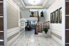 Bán gấp nhà vương thừa vũ, 48m2, 5 tầng, ô tô, lô góc, 5.5 tỷ.