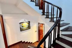 Bán nhà hoàng quốc việt, phân lô thoáng sáng, ôtô, 6 tầng, 39m, giá 6.5 tỷ.