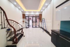 Giảm sốc 400tr giá 5 tỷ còn 4.6 tỷ, ô tô đỗ cổng kim ngưu 50m x 4t.