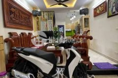 Bán nhà lô góc, phố giáp nhất, 46m2, mt 4.4m, ô tô qua, giá 5.6 tỷ.