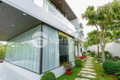 Đẳng cấp sống.chỉ hơn 120trm2 có biệt thự tây hồ 141m2 5 tầng sân vườn gara 2 ô tô tuyệt đẹp