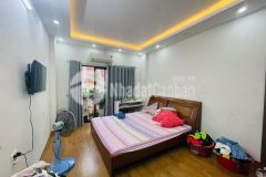 Bán gấp nhà đức giang long biên, khu trung tâm 52m, 5 tầng, nở hậu, 5,7 tỉ đường oto tránh