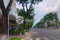 Bán đất nền mặt tiền đường 27m kinh dương vương, sát biển