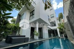 Bán gấp villa hiện đại hồ bơi sân vườn thảo điền, quận 2.