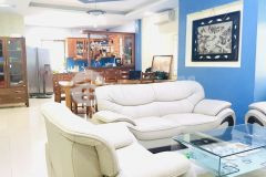 Bán nhà đức giang,long biên 42m, 5 tầng.ô tô.giá 4.2 tỷ.