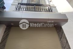 Bán nhà phúc lợi, 30m2 5 tầng, lô góc, gần chợ, giá 2,75 tỷ.