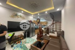 Cực hiếm bán nhà tu hoàng 33m2,5 tầng,mt 4m giá 3,1 tỷ