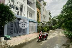 Nhà phố 2 lầu shr hẻm xe hơi 6m 1979 huỳnh tấn phátthị trấn nhà bè