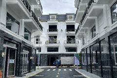 Bán nhà phố quận 12 shr nhà hoàn thiện 1 trệt 2 lầu sân thượng chỉ cần trả trước 1,5 tỷ nhận nhà