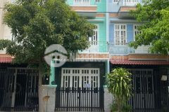 Cần tiền bán gấp nhà 1 trệt 2 lầu, gần bigc dĩ an, đã hoàn công. giá 3.5 tỷ. 0901421686