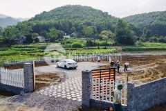 Bán gấp lô đất có dt 2800m2 trong đó có 400m2 thổ cư có khuôn viên siêu đẹp