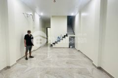 Mình cho thuê nhà mới tinh mặt đường hạ lý mới hoàn thiện